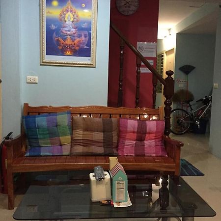 Ricos Honey Place Guesthouse Bangkok Eksteriør billede