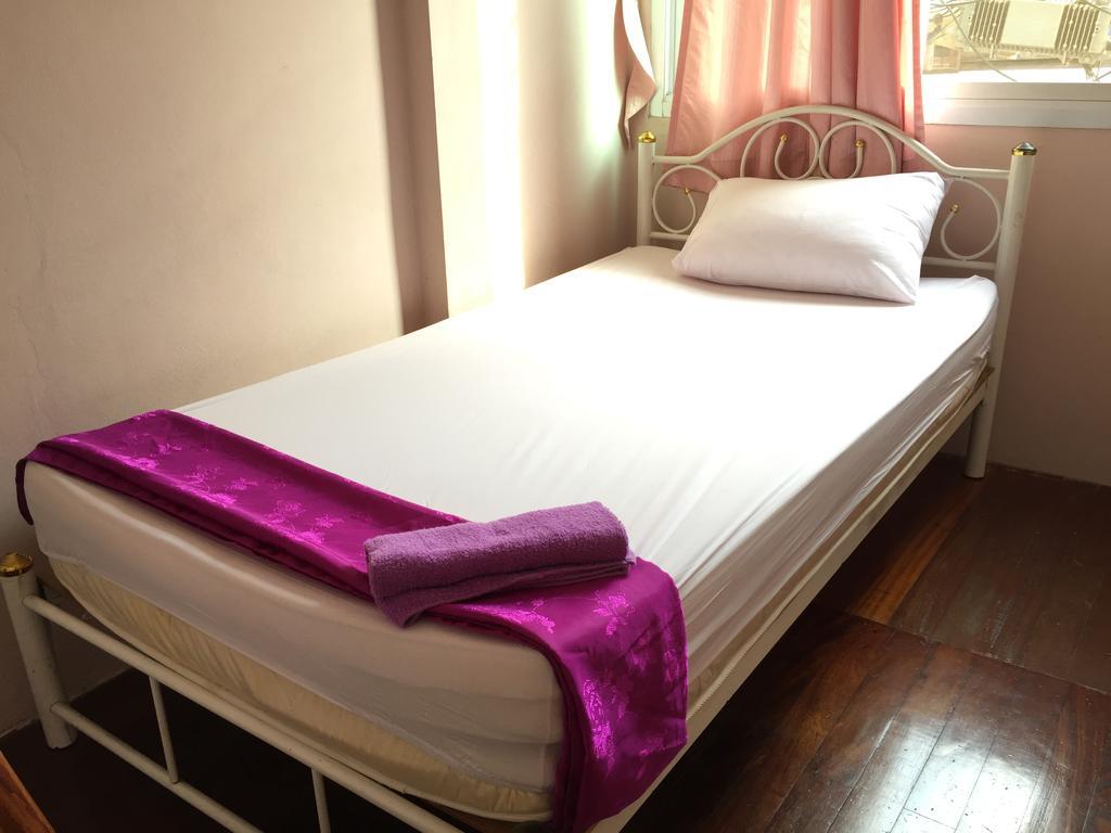 Ricos Honey Place Guesthouse Bangkok Eksteriør billede