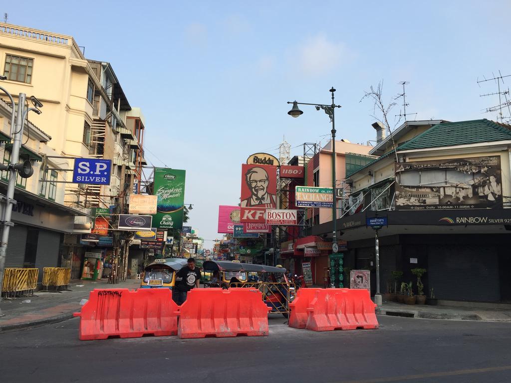 Ricos Honey Place Guesthouse Bangkok Eksteriør billede