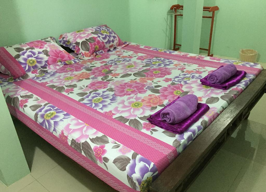 Ricos Honey Place Guesthouse Bangkok Eksteriør billede