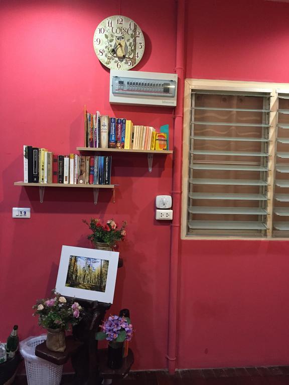 Ricos Honey Place Guesthouse Bangkok Eksteriør billede