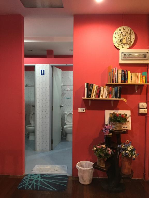 Ricos Honey Place Guesthouse Bangkok Eksteriør billede