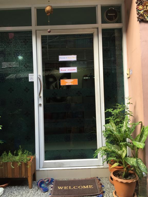 Ricos Honey Place Guesthouse Bangkok Eksteriør billede