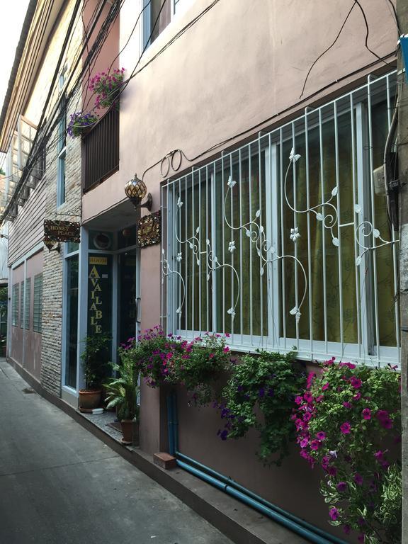 Ricos Honey Place Guesthouse Bangkok Eksteriør billede