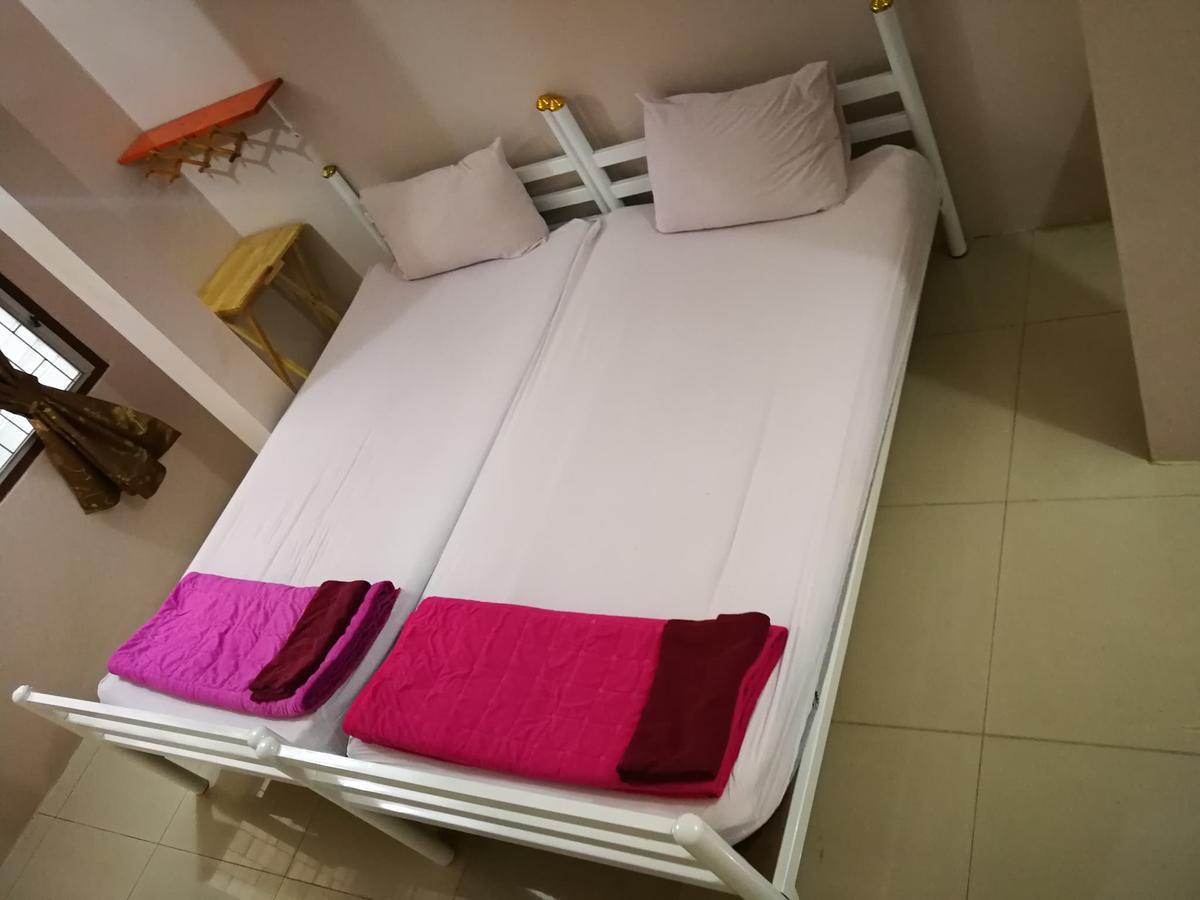 Ricos Honey Place Guesthouse Bangkok Eksteriør billede